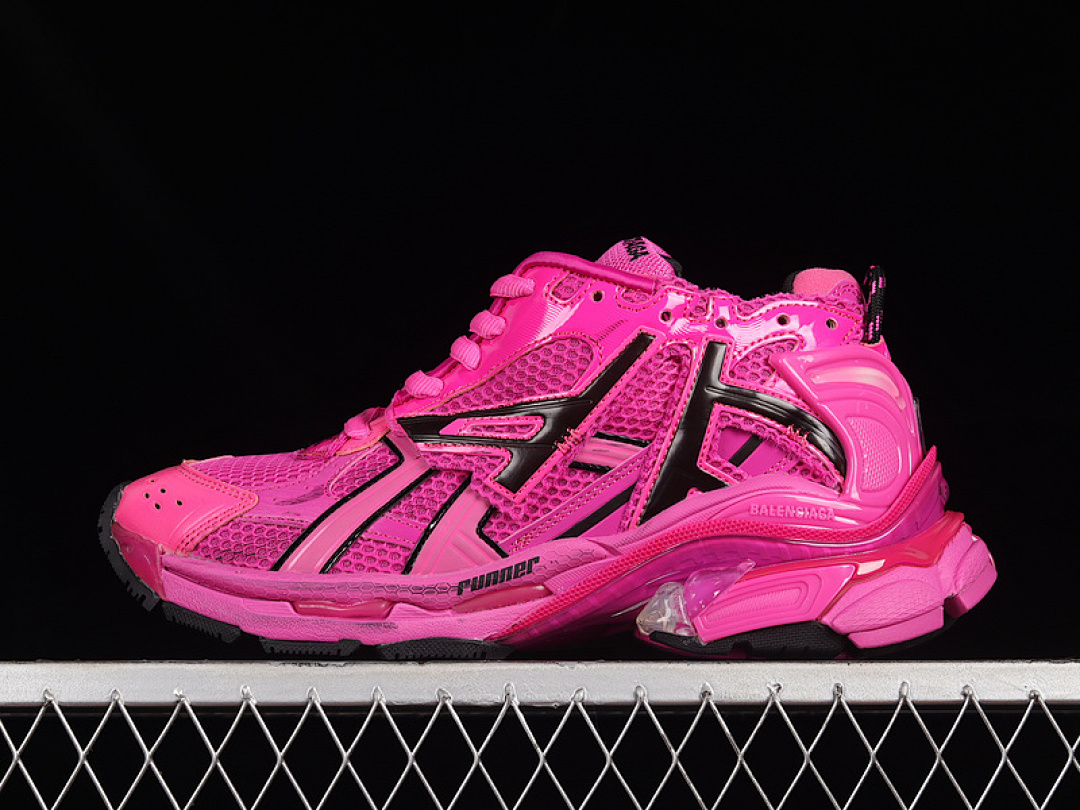 Kith Kith [W3RB25510]-[BA*LEN*CIAGA RUNNER FOUR.COLOR 7.0 21SS PINK/PINK/BLACK]-[WOMAN:35-40], photo 1