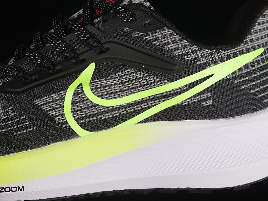 Nike [DM4015-002]-[AIR ZOOM PEGASUS 39 GS BLACK/BARELY VOLT/TOTAL ORANGE/VOLT]-[MAN:39-45] - Image 7
