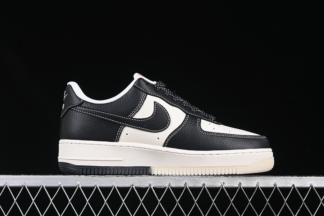 Nike [HH7518-043]-[AIR FORCE 1 07 LOW SUPREME WHITE/BLACK/RED]-[WOMAN:36-39]-[MAN:40-45] - Image 16