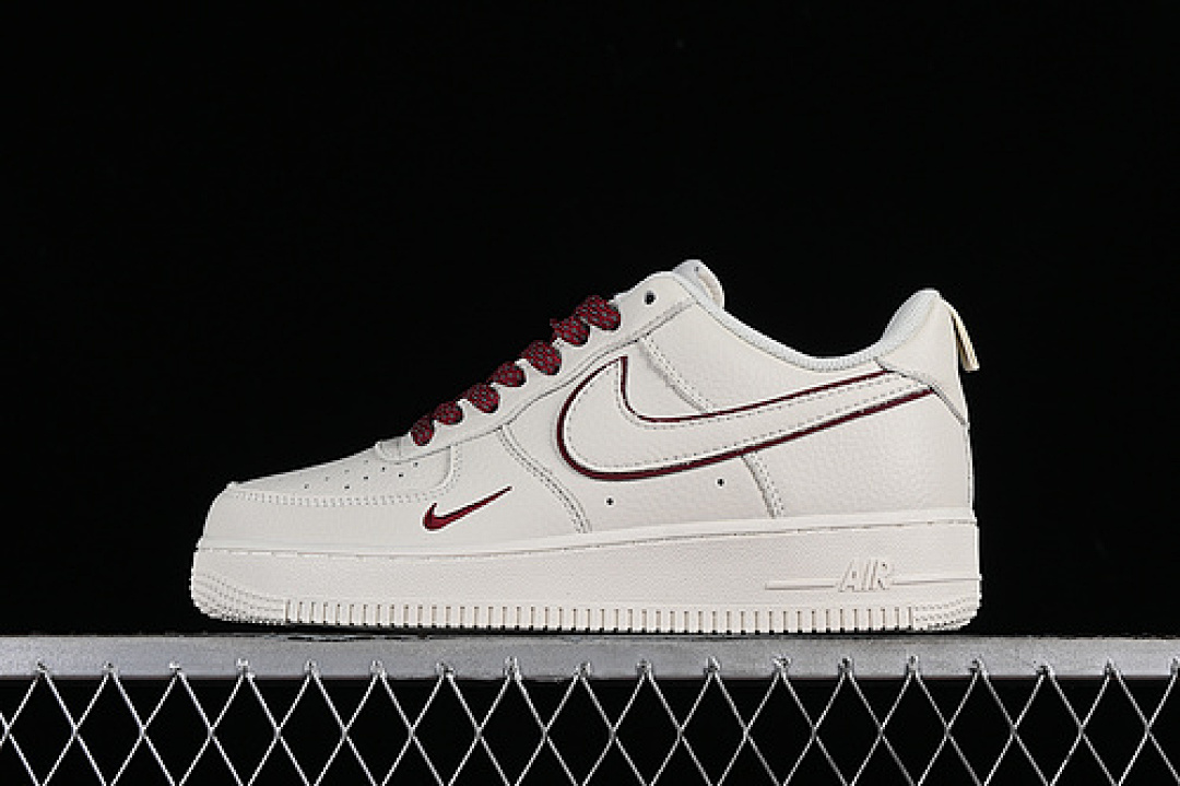 Nike Nike AIR FORCE 1 07 LOW WHITE/RED · MJ0319-025, photo 1