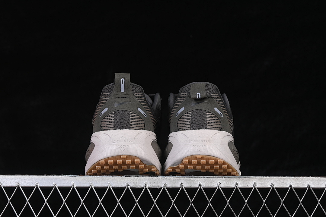 Nike [HM6803-215]-[AIR ZOOM VOMERO 18 GTX CASUAL SHOES BLACK/LIGHT GRAY]-[WOMAN:39]-[MAN:40-46] - Image 13