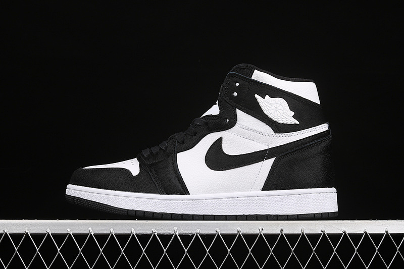 Jordan AIR Jordan 1 RETRO HIGH OG TWIST BLACK/BLACK-METALLIC GOLD-WHITE · CD0461-007, photo 1