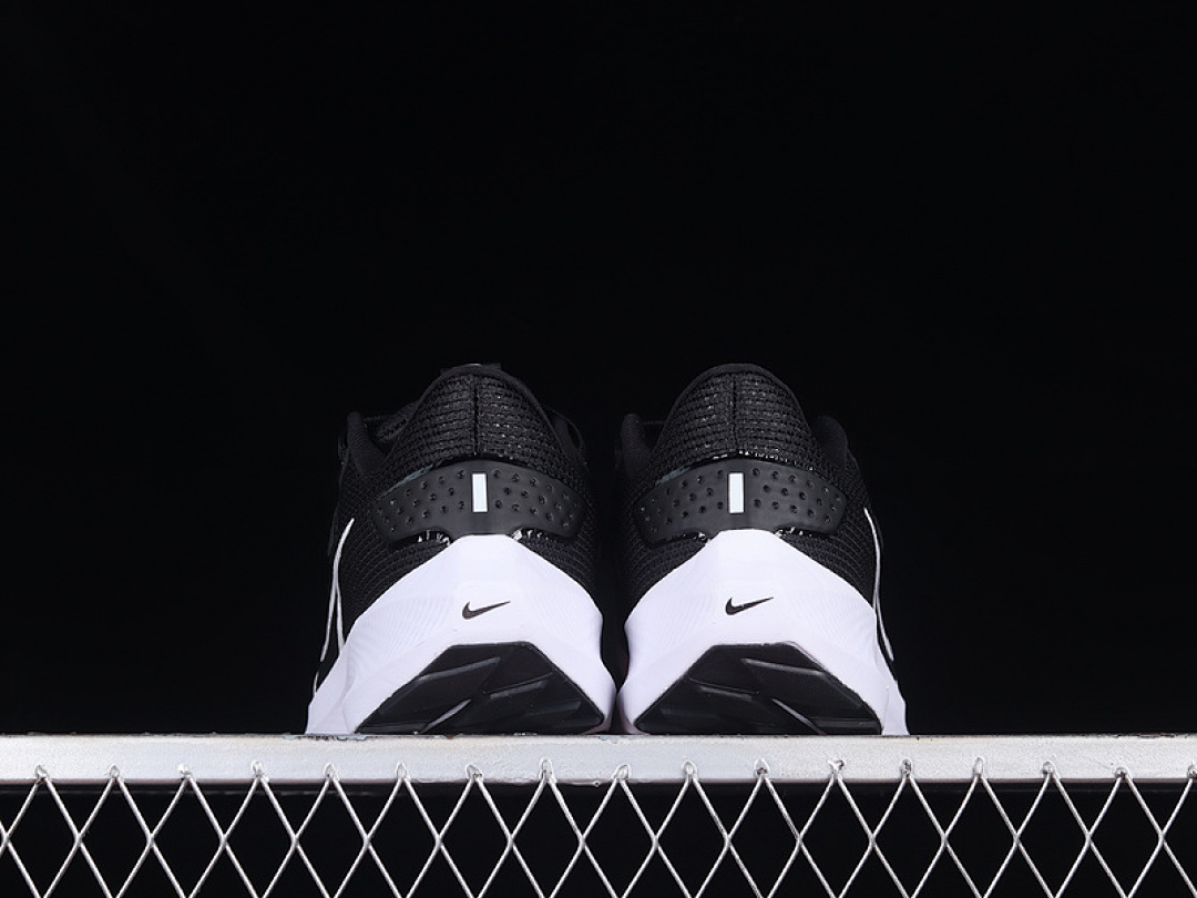 Nike [DV3854-100]-[AIR ZOOM PEGASUS 40 BLACK/BLACK/WHITE]-[MAN:39-45] - Image 13