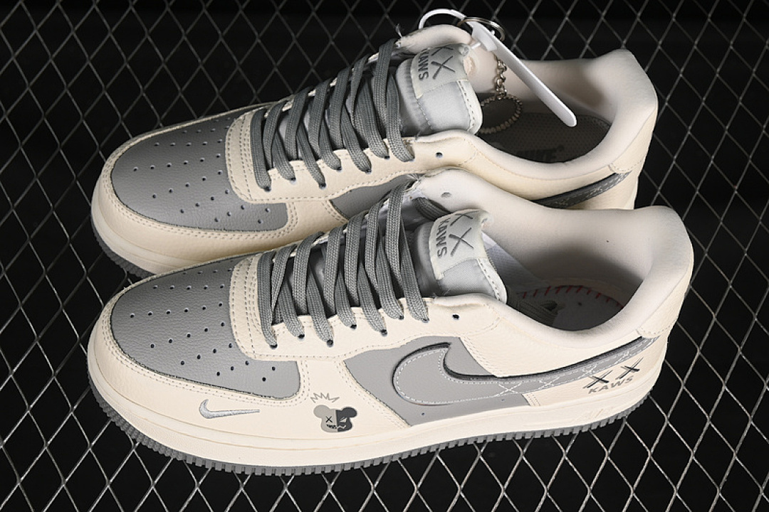 Nike [KK1988-078]-[AIR FORCE 1 07 LOW KAWS WHITE/GREY]-[WOMAN:36-39]-[MAN:40-45] - Image 11