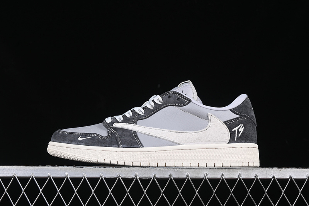 Jordan [CF3688-055]-[TRAVIS SCOTT X FRAGMENT DESIGN AIR JORDAN 1 LOW OG SP WHITE/GREY]-[36-45], photo 1