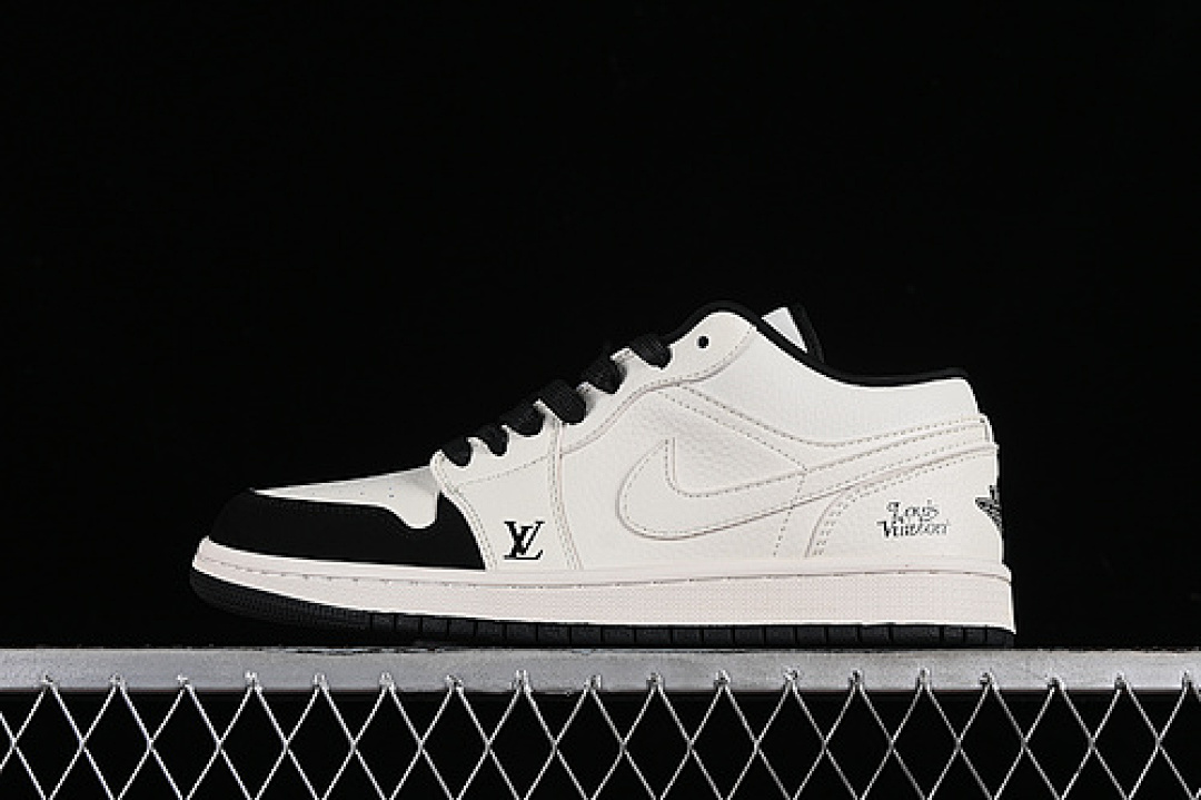 Jordan [WG8850-006]-[AIR JORDAN 1 LOW L*V OFF WHITE/BLACK]-[WOMAN:36-39]-[MAN:40-45], photo 1