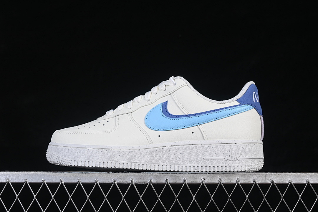 Nike [DO9786-100]-[AIR FORCE 1 LOW 07 LV8 MEDIUM BLUE/BLACK/BLUE CHILL]-[WOMAN:36-39]-[MAN:40-45] - Image 2