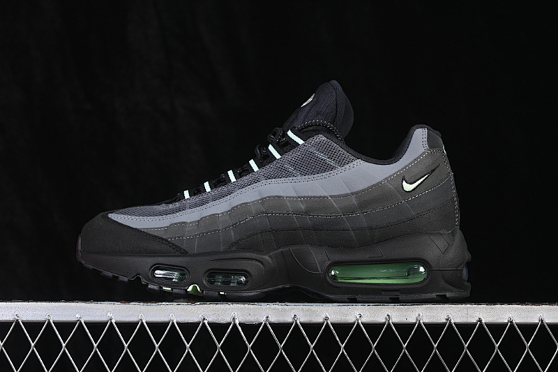 Nike AIR MAX 95 BLACK/VAPOR GREEN/ANTHRACITE/IRON GREY · HM0622-001, photo 1