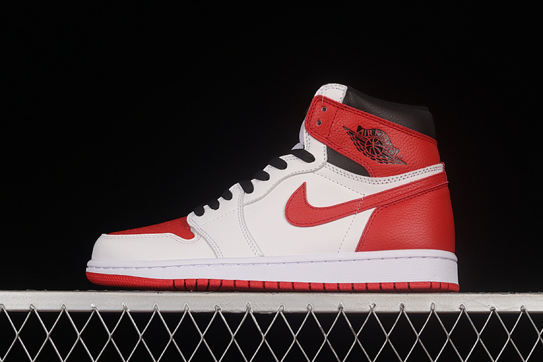 Jordan AIR Jordan 1 RETRO HIGH OG HERITAGE WHITE/UNIVERSITY RED/BLACK · 555088-161, photo 1