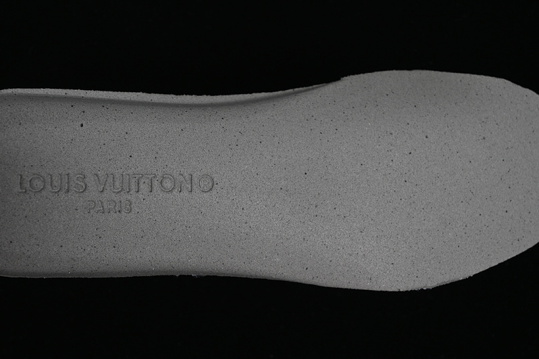Louis Vuitton [TRAINER WHITE/GREY]-[WOMAN:35-39]-[MAN:40-45] - Image 4