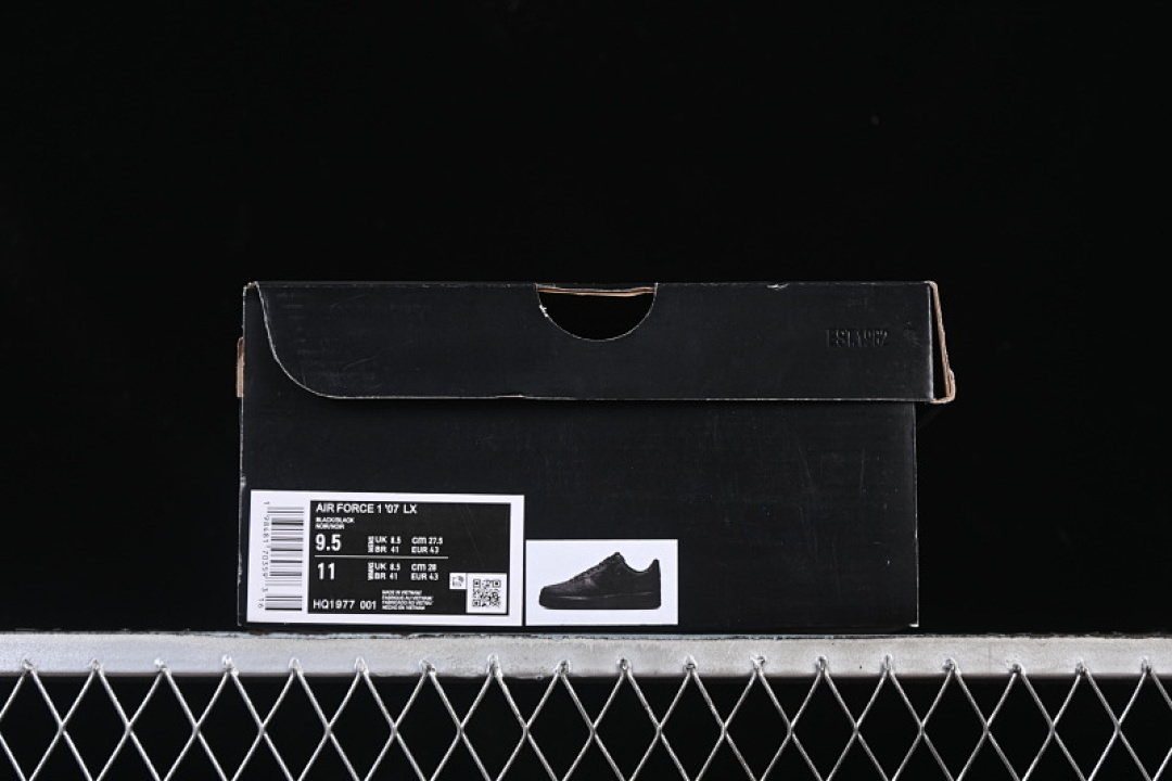 Nike [HQ1977-001]-[AIR FORCE 1 LOW 07 LX 3X CELEBRATION TRIPLE BLACK]-[WOMAN:36-39]-[MAN:40-45] - Image 12