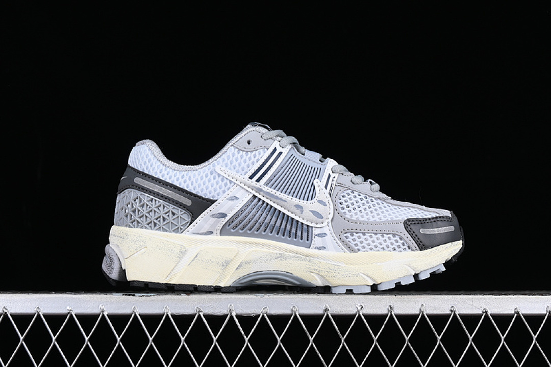 Nike [FD9919-001]-[ZOOM VOMERO 5 SP GREY/SILVER/BLACK/WHITE]-[WOMAN:36-39]-[MAN:40-45] - Image 15