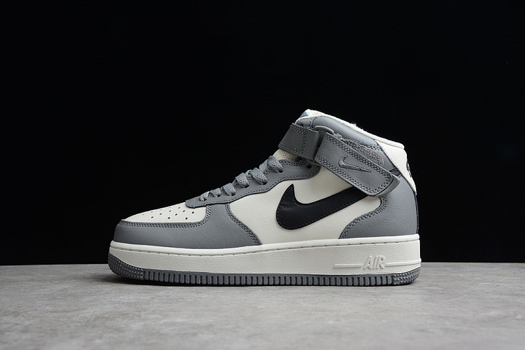 Nike [AQ3778-994]-[AIR FORCE 1 HIGH 07 SU19 GREY/WHITE/BLACK]-[WOMAN:36-39]-[MAN:40-45], photo 1