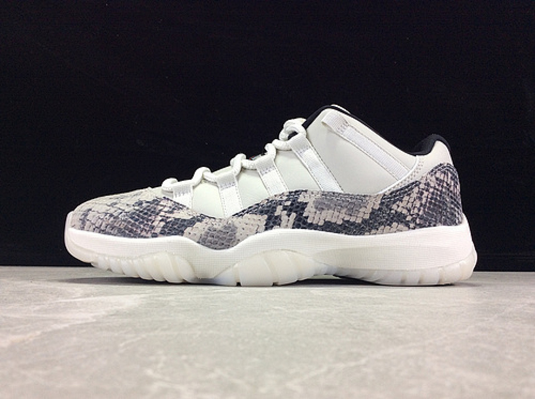 Jordan AIR Jordan 11 LOW SNAKESKIN LIGHT BONE/UNIVERSITY RED-BLACK · CD6846-002, photo 1
