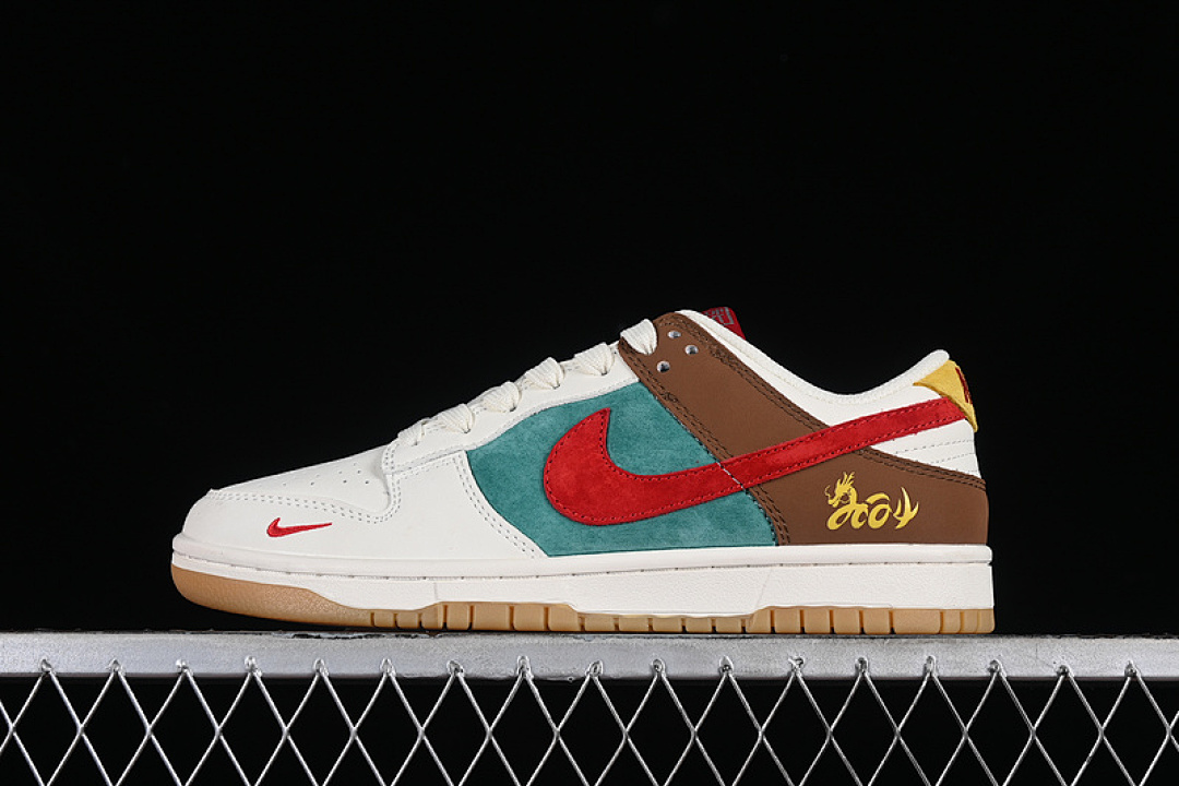 Nike SB DUNK LOW WHITE/BROWN/RED/GREEN · GJ8309-933, photo 1