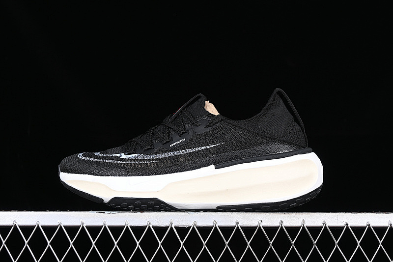 ZOOM X INVINCIBLE RUN FK 3S WHITE/BLACK · DR3366-001, photo 1