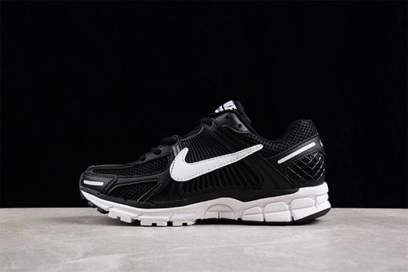 Nike Nike ZOOM VOMERO 5 SP WHITE/BLACK · FD0533-016, photo 1