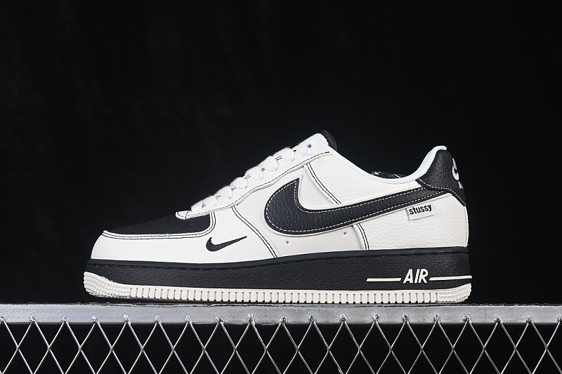 Nike Nike AIR FORCE 1 07 LOW CASUAL SNEAKERS BLACK/WHITE · DN9688-147, photo 1