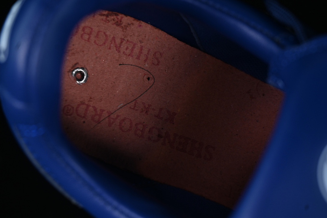 Louis Vuitton [LOUIS VUITTON FOOTPRINT SOCCER 2025 BLUE]-[WOMAN:35-39]-[MAN:40-46] - Image 6