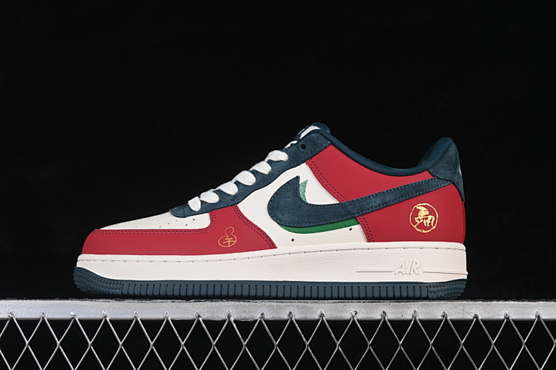 Nike Nike AIR FORCE 1 07 LOW CASUAL SNEAKERS WHITE/RED/GREEN · HT5088-622, photo 1