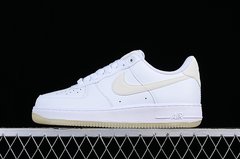 Nike Nike AIR FORCE 1 07 LOW ESSENTIAL TRIPLE WHITE/WHITE/WHITE WHITE · AO2132-101, photo 1