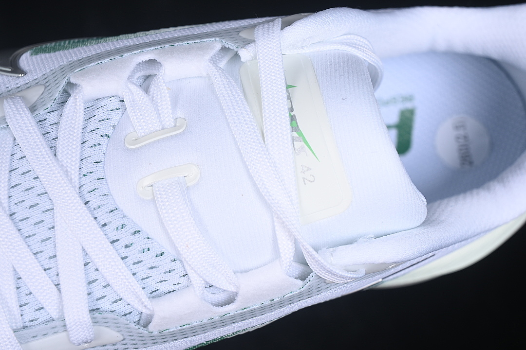 Nike [IB1881-100]-[AIR ZOOM PEGASUS 42 WHITE/BARELY GREEN/METALLIC SILVER]-[WOMAN:39]-[MAN:40-46] - Image 9