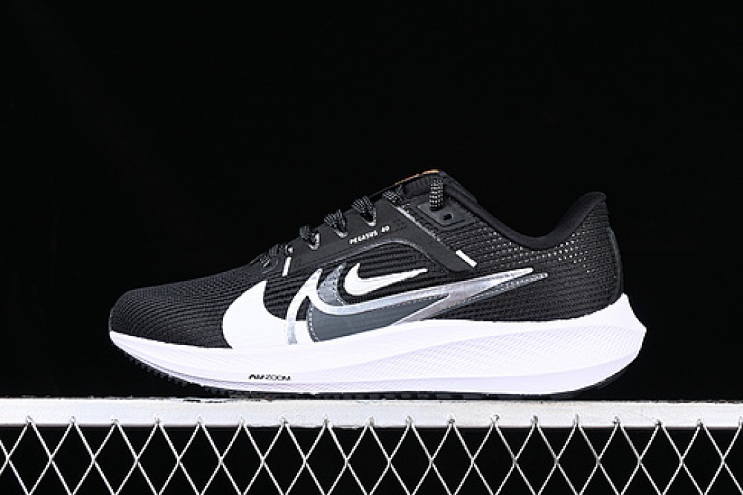 Nike Nike AIR ZOOM PEGASUS 40 WHITE/BLACK · FB7179-001, photo 1