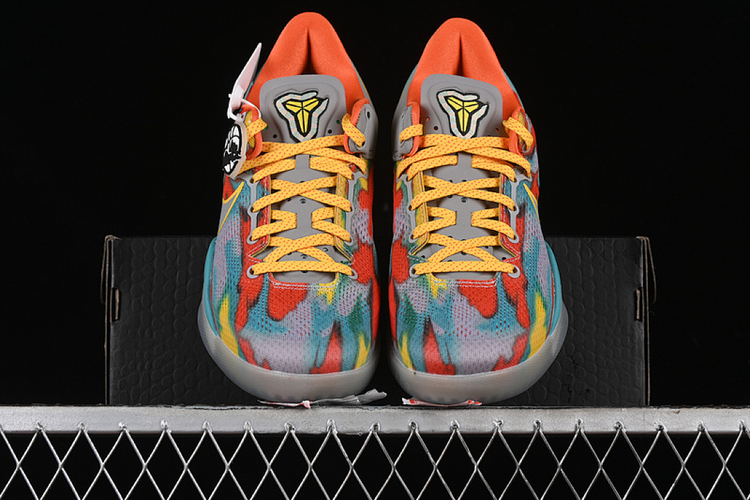 Nike [FQ3548-001]-[KOBE 8 SYSTEM STADIUM GREY/METALLIC SILVER/TOUR YELLOW]-[MAN:39-47.5] - Image 13