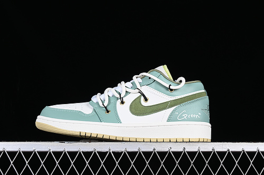 Jordan [FD9906-131]-[AIR JORDAN 1 LOW AJ1 WHITE/GREEN]-[WOMAN:35.5-39]-[MAN:40-47.5], photo 1
