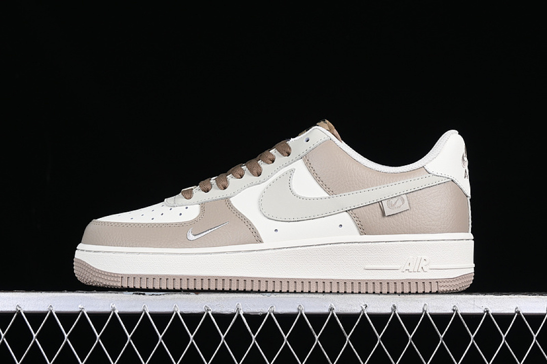 Nike [DB3301-133]-[AIR FORCE 1 07 LOW WHITE/GREY/BROWN]-[WOMAN:36-39]-[MAN:40-45], photo 1