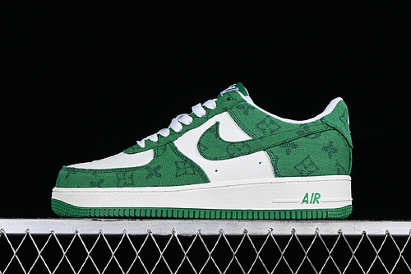 Nike Nike AIR FORCE 1 07 LOW WHITE/GREEN · CW2288-111, photo 1
