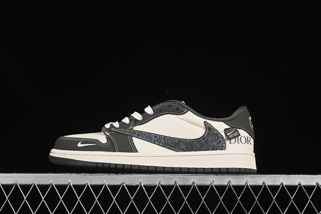 Jordan TRAVIS SCOTT X FRAGMENT DESIGN AIR Jordan 1 LOW OG SP WHITE/GREY · XS2024-039, photo 1
