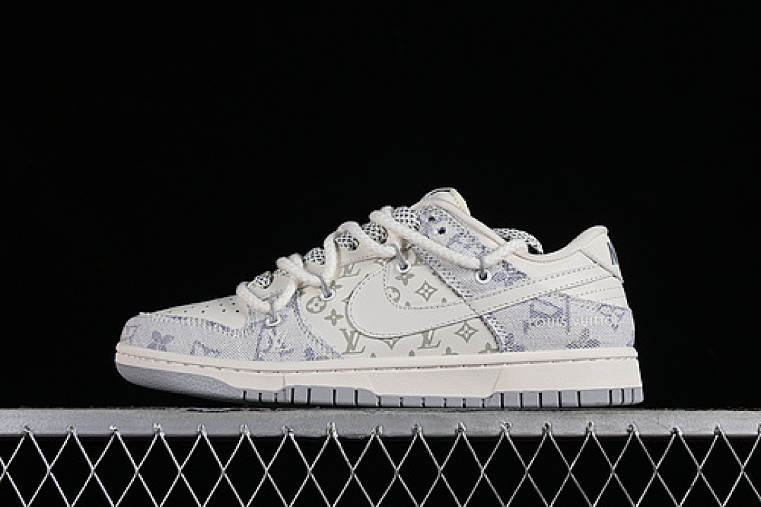 Unbranded [SJ2068-248]-[SB DUNK LOW L*V WHITE/BLUE]-[WOMAN:36-39]-[MAN:40-45], photo 1