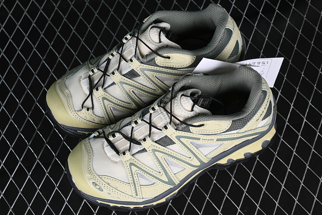 On Running [417590-21]-[XT QUEST ADV OUTDOOR OFF ROADING BEIGE/DARK GRAY]-[WOMAN:36-39]-[MAN:40-45] - Image 10