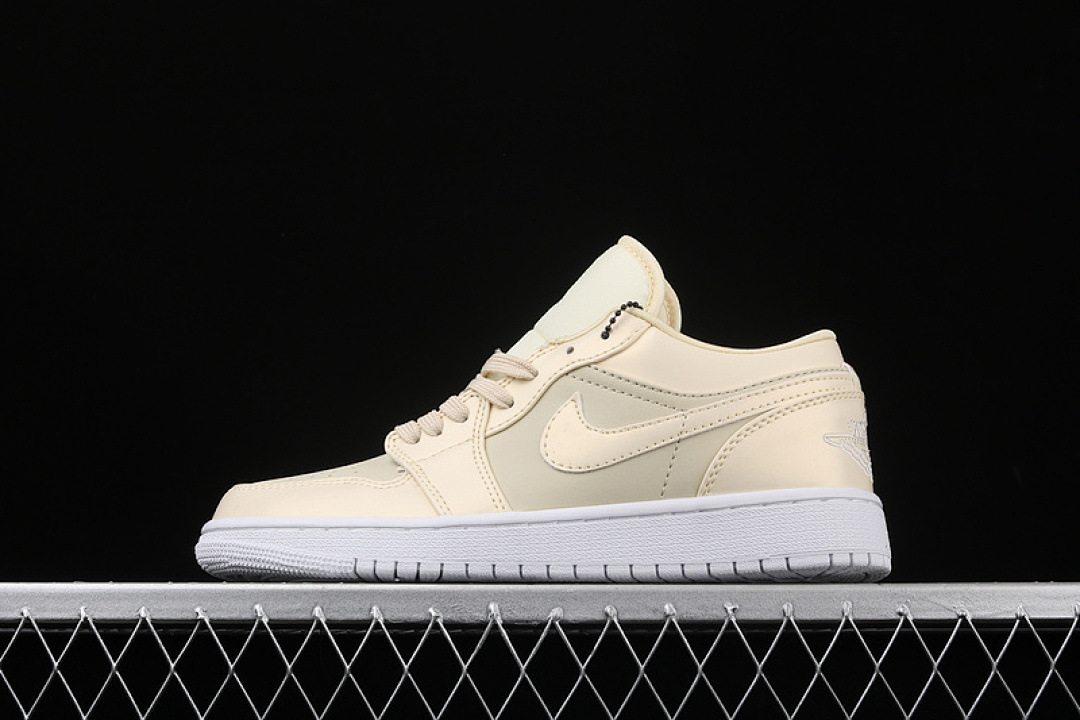 Jordan AIR Jordan 1 LOW FOSSIL MUSHROOM WHITE/BEIGE · CQ9446-200, photo 1