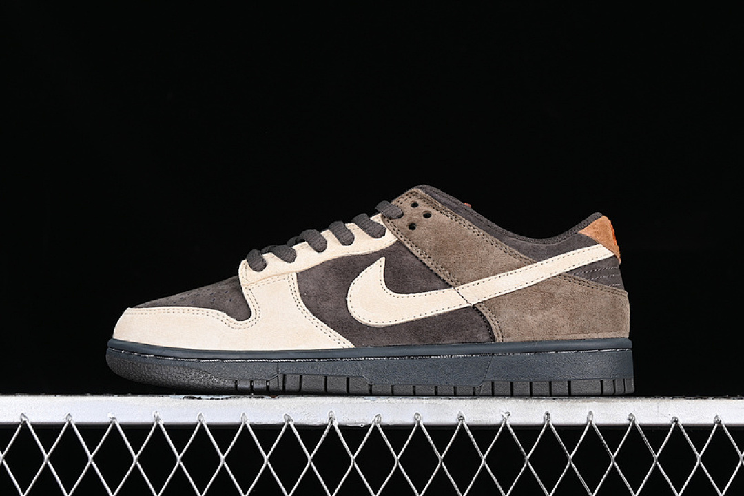 Unbranded [UK2320-189]-[OTOMO KATSUHIRO X SB DUNK LOW STEAMBOY OST BEIGE/BROWN]-[WOMAN:36-39]-[MAN:40-45], photo 1
