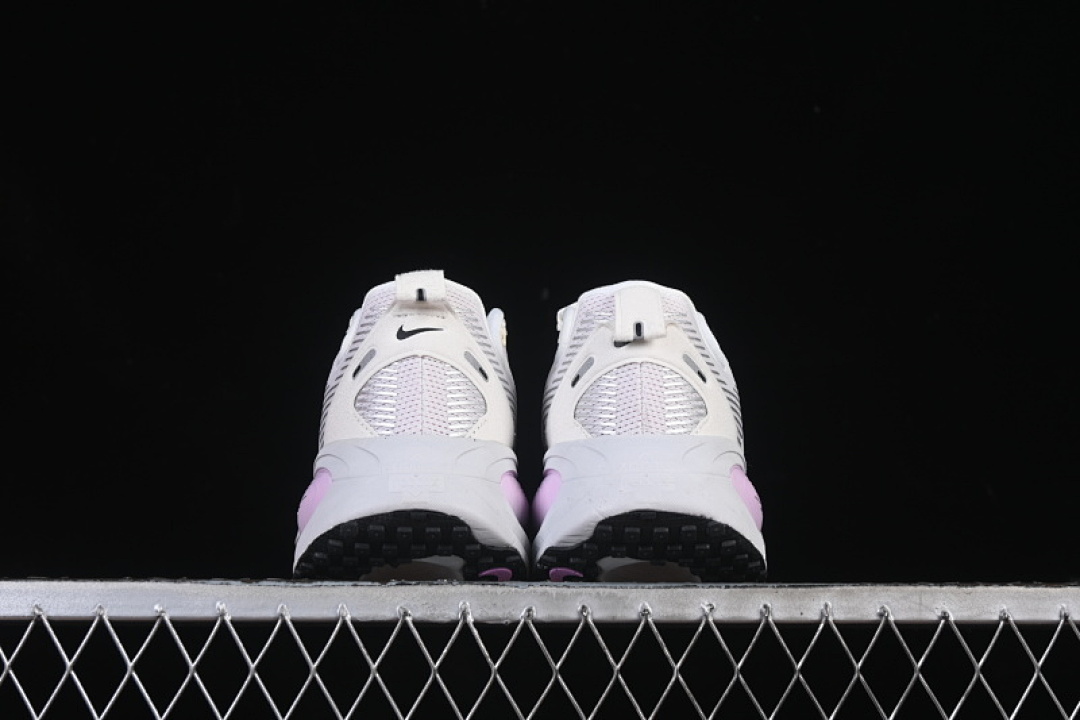 Nike [IM2503-133]-[AIR ZOOM VOMERO 18 WHITE/GREY/PURPLE]-[WOMAN:36-41] - Image 14