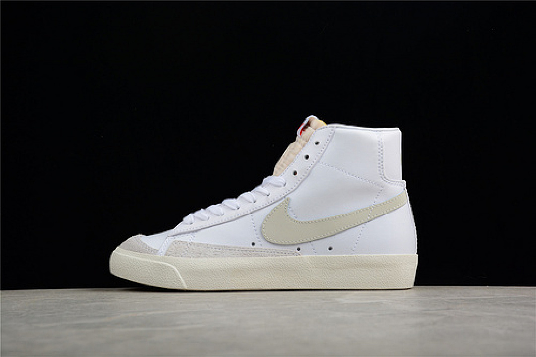 Nike BLAZER MID 77 WHITE/LIGHT BONE-SAIL · BQ6806-106, photo 1