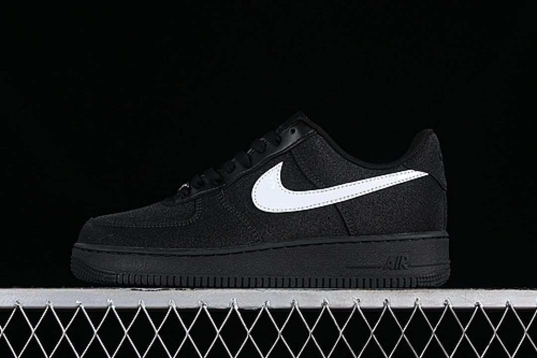 Nike Nike AIR FORCE 1 07 LOW BLACK/WHITE · CW2288-111, photo 1
