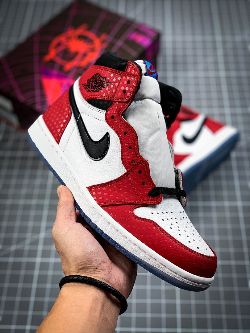 Jordan [555088-602]-[AIR JORDAN 1 RETRO HIGH OG WHITE/BLACK/RED]-[MAN:40-46], photo 1