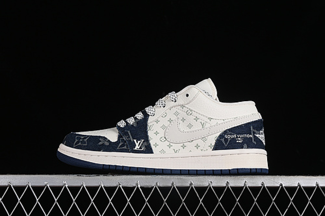 Jordan AIR Jordan 1 LOW L*V WHITE/GREY/BLUE · SJ9950-003, photo 1
