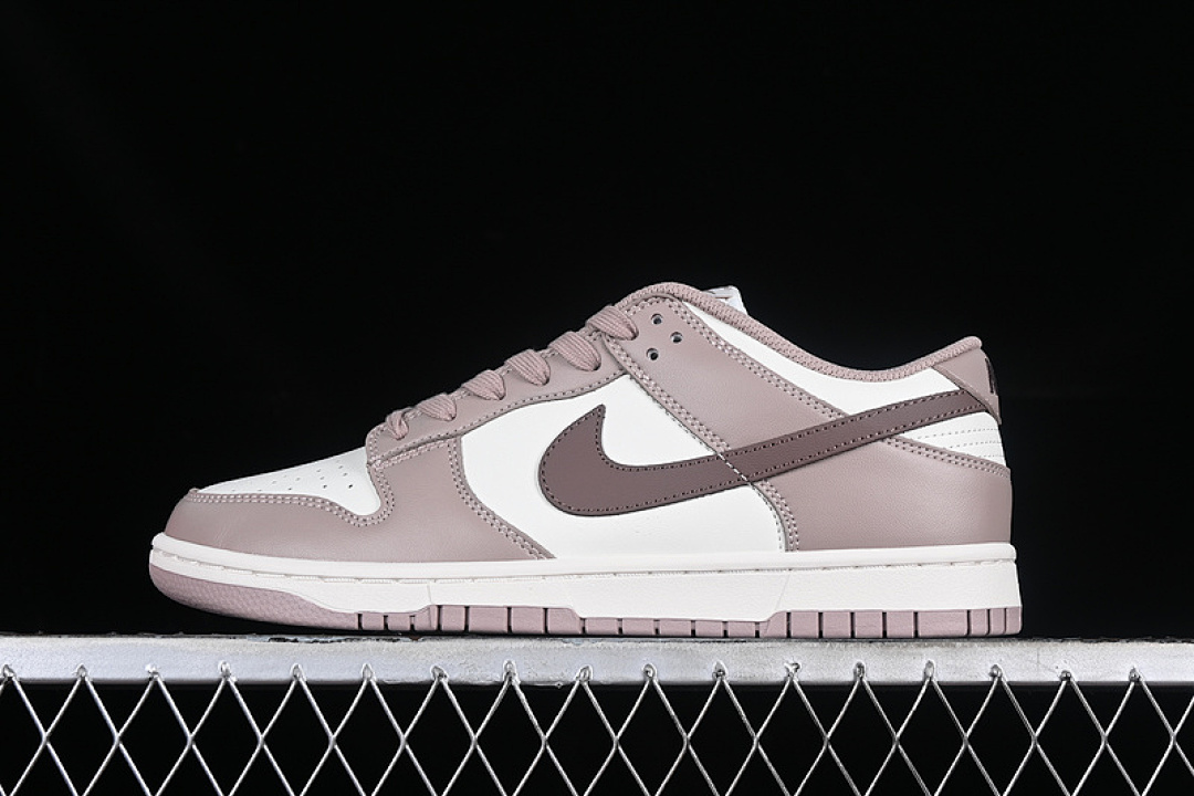Nike DUNK LOW SB DIFFUSED TAUPE SAIL/PLUM ECLIPSE/DIFFUSED TAUPE · DD1503-125, photo 1