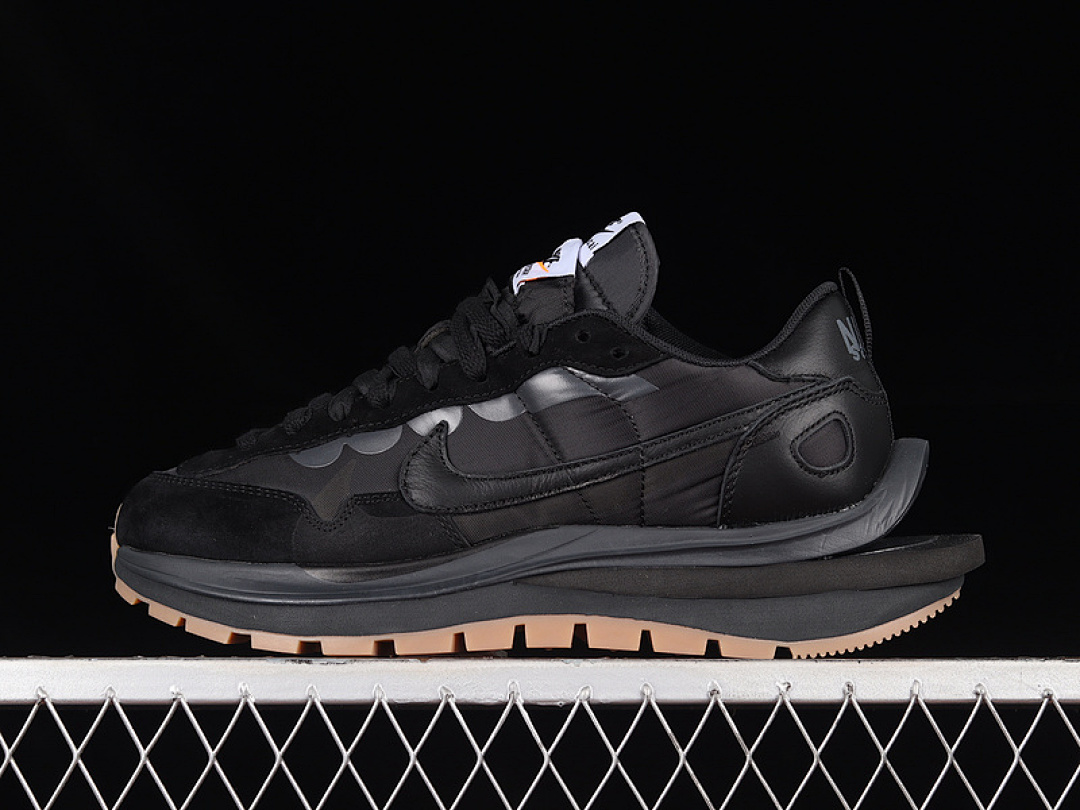 Sacai LJ Sacai X VAPORWAFFLE BLACK GUM BLACK/OFF-NOIR/OFF-NOIR · DD1875-001, photo 1