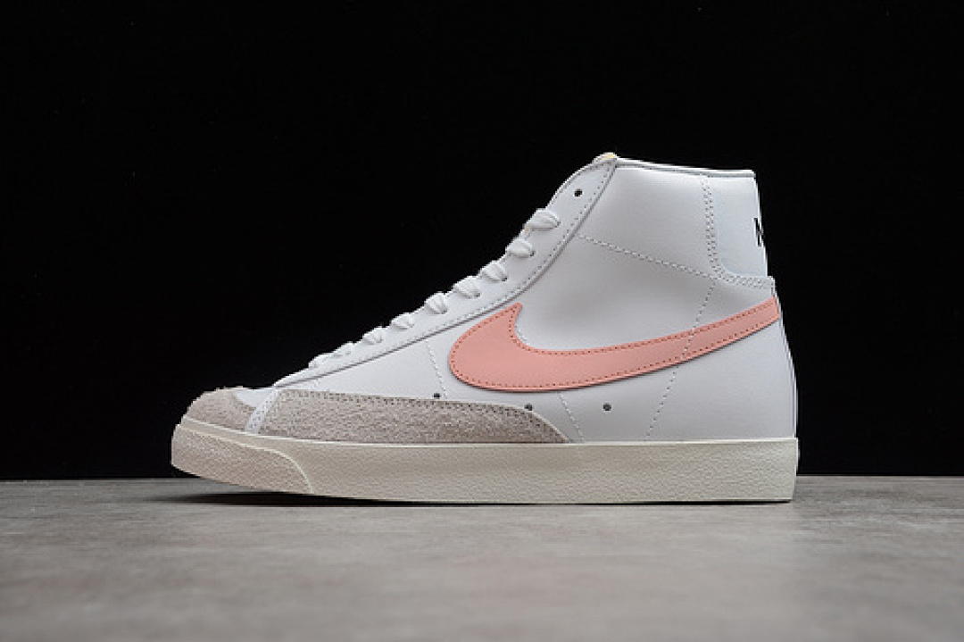 Unbranded [CZ1055-110]-[SB BLAZER MID '77 ATOMIC PINK/WHITE/HYPER CRIMSON]-[WOMAN:36-40], photo 1