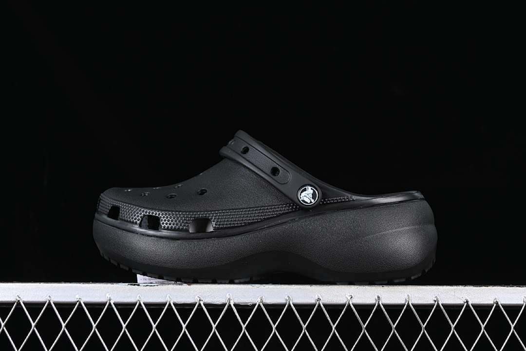 Crocs [CROCS BEACH SANDALS CLOGS BLACK]-[WOMAN:34-40] - Image 3