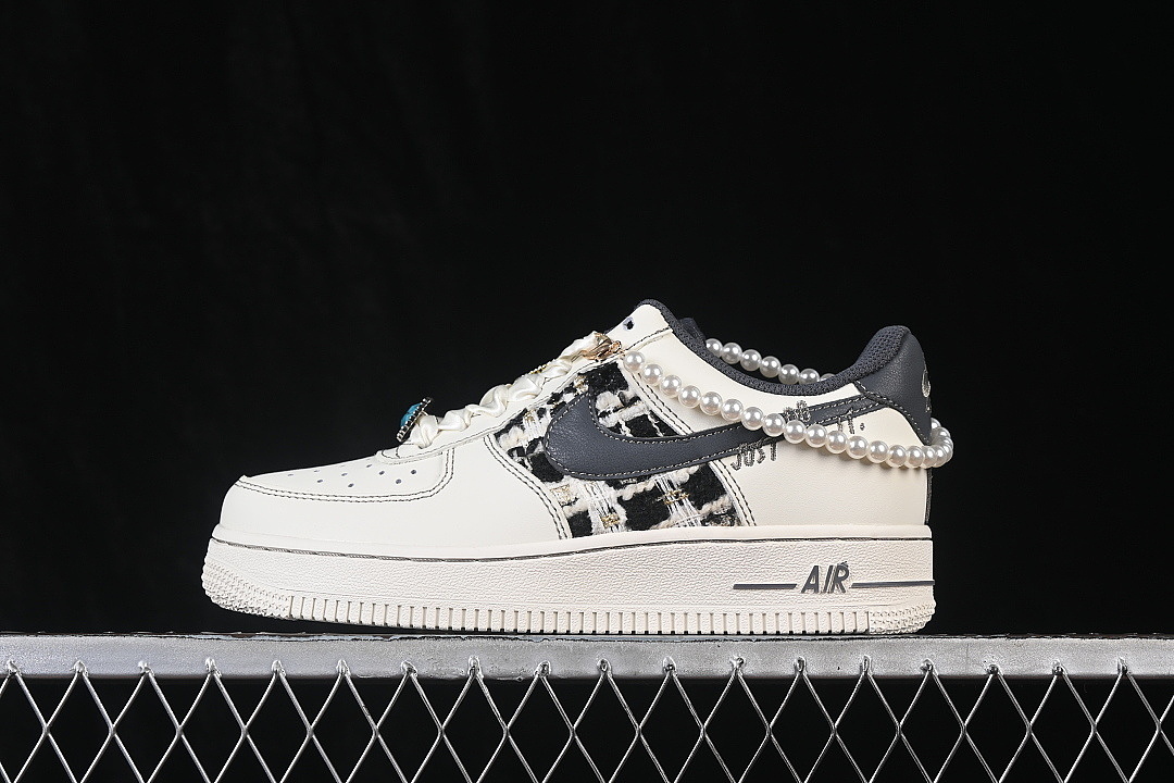 Nike [FJ7740-071]-[AIR FORCE 1'07 LOW CASUAL SNEAKERS WHITE/GREY/WHITE]-[WOMAN:36-39]-[MAN:40-45] - Image 2
