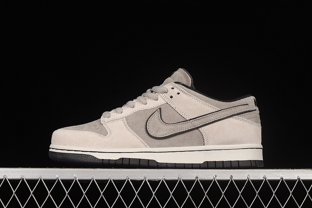 Unbranded [LF0039-006]-[OTOMO KATSUHIRO X SB DUNK LOW "STEAMBOY OST" WHITE AND BLACK]-[UNISEX:36-47.5], photo 1