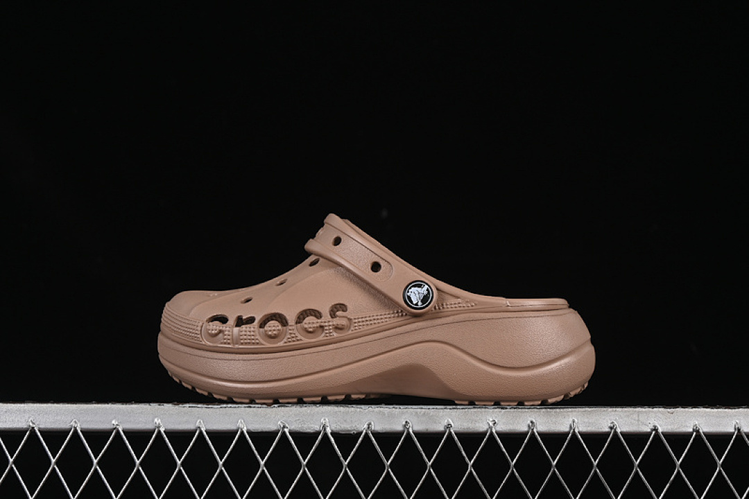 Crocs [CROCS BAYA PLATFORM BROWN]-[WOMAN:34-39]-[MAN:40] - Image 3