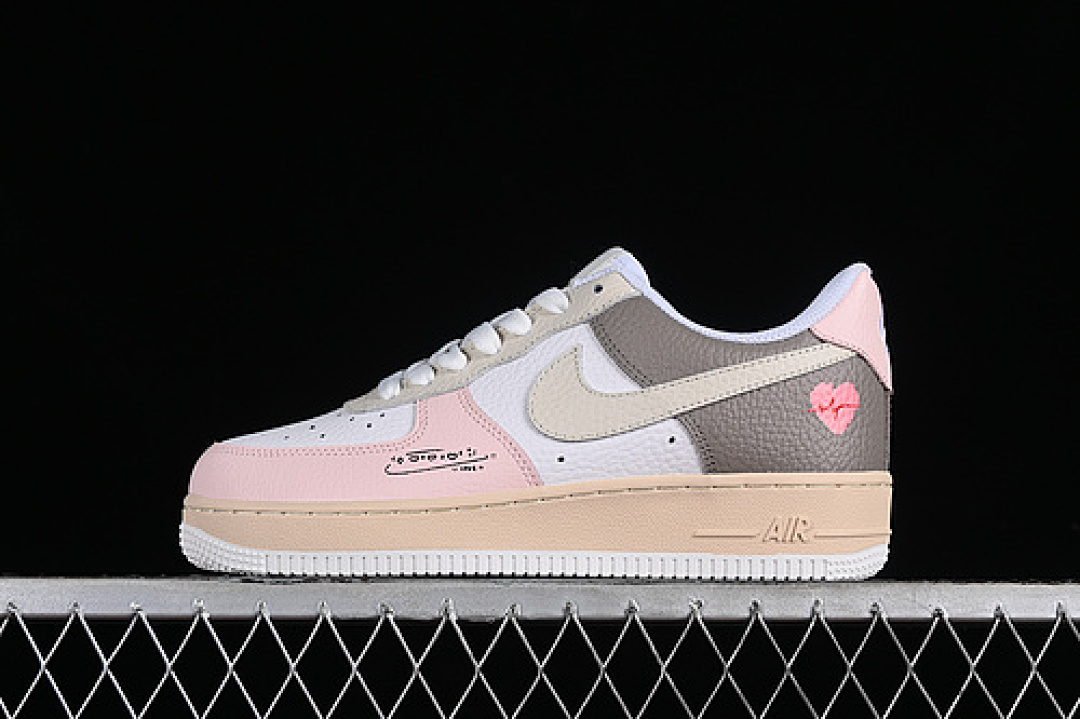 Nike Nike AIR FORCE 1 07 LOW 520 WHITE/PINK/GREY · TY0301-222, photo 1