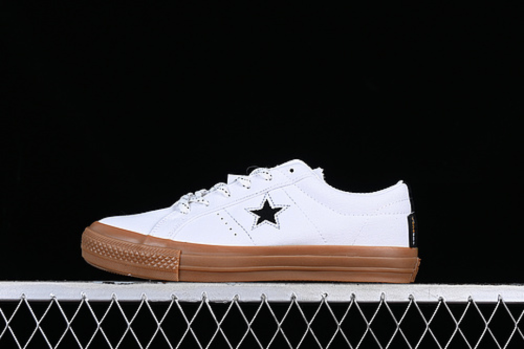 Converse [A03216C]-[CONVERSE ONE STAR PRO LOW WHITE/BLACK/DARK GUM]-[WOMAN:35-39]-[MAN:40-44], photo 1